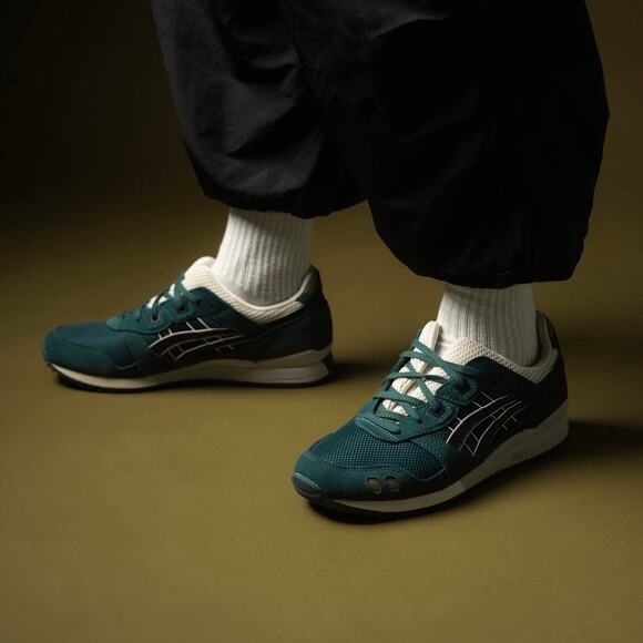 ASICS GEL-LYTE III OG in Dark Neptune/Midnight Teal MENS 7.5 UNISEX WOMENS 9 main image 11
